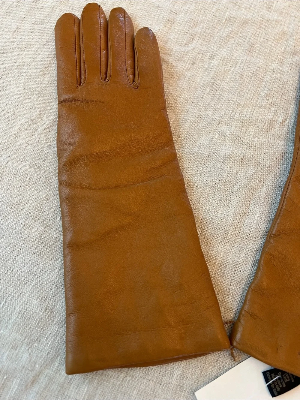 Saks Fifth Avenue Cognac Leather & Cashmere Gloves. Size 6.5. NWT. Italian made