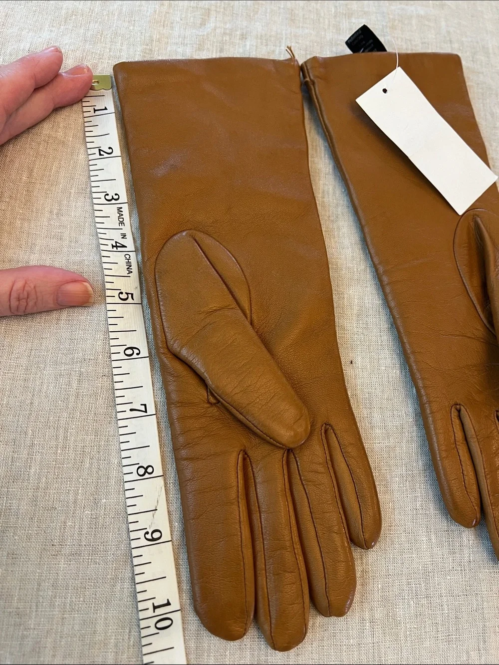 Saks Fifth Avenue Cognac Leather & Cashmere Gloves. Size 6.5. NWT. Italian made