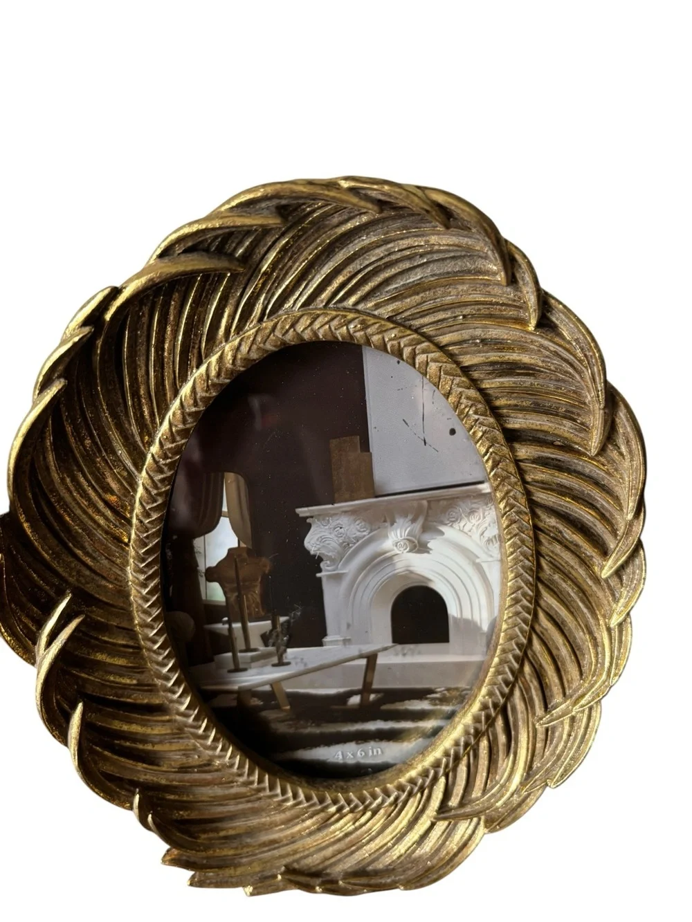Vintage metallic decor finish