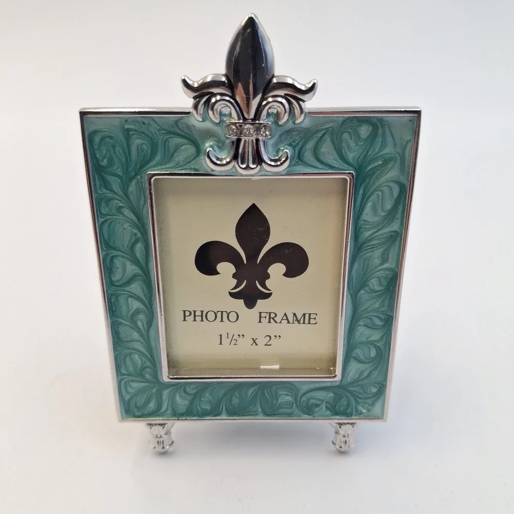 The Unbranded Brand vintage fleur