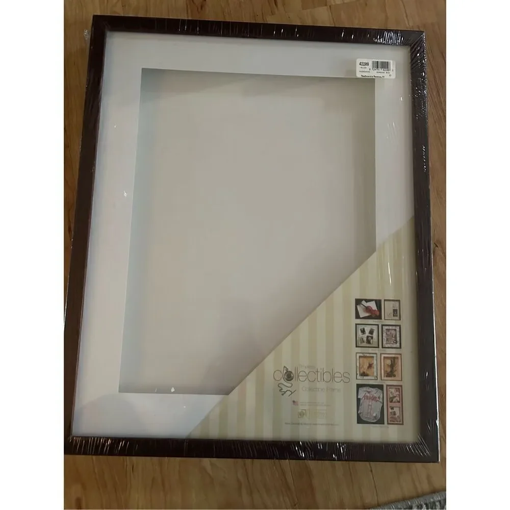 Collectible frame brown 17x21