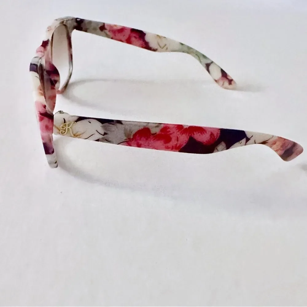 Floral plastic wayfarers with gradient brown lenses women’s