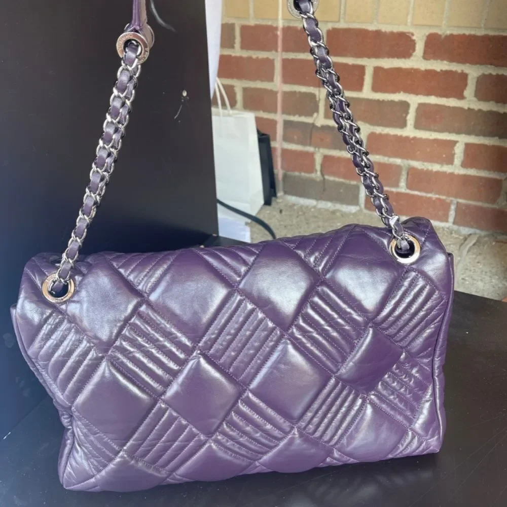 CHANEL cc maxi