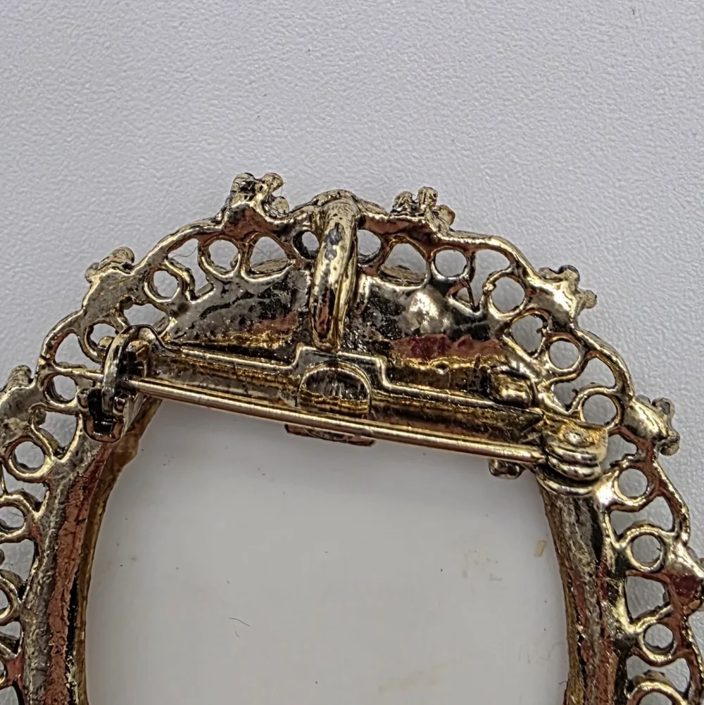 Earrings ART brooch elegant