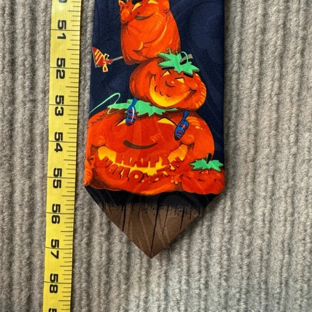 Hallmark novelties necktie