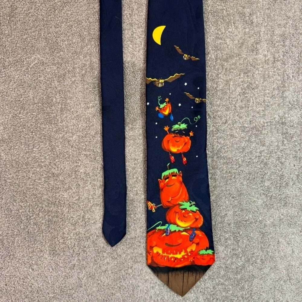 Hallmark novelties necktie