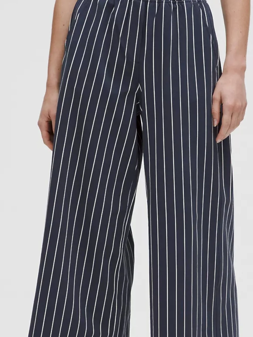 lululemon athletica lightweight woven