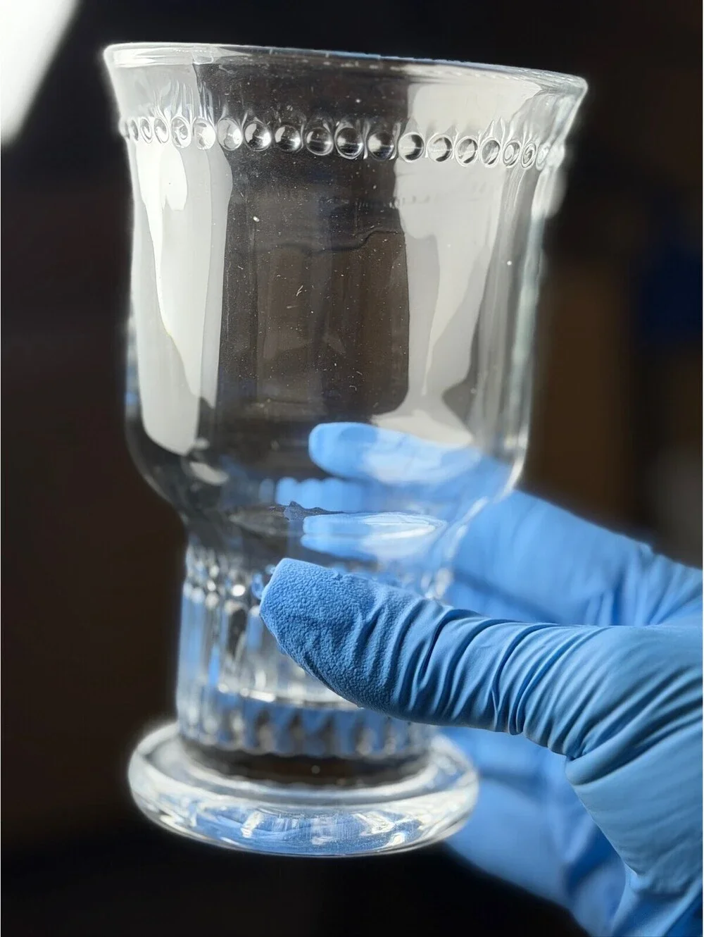 Set of 2 Clear Glass Pedestal Drinking Glasses Beaded Rim F-12