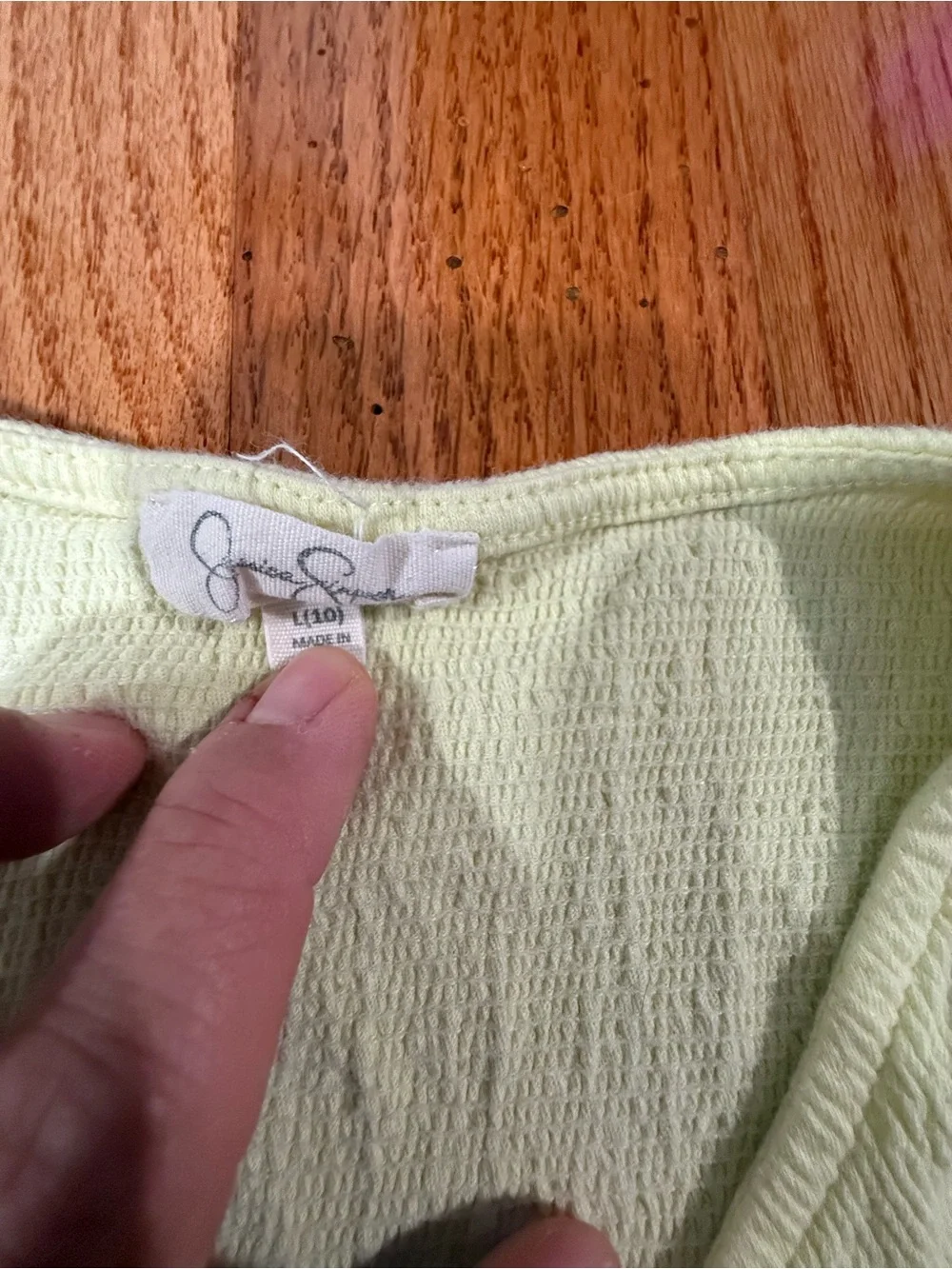 Jessica Simpson sleeves lettuce light