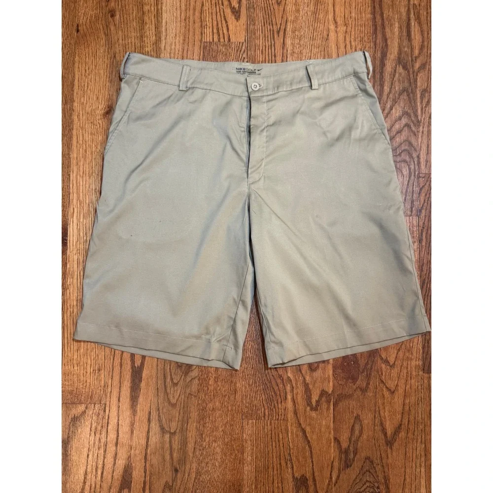 Nike Golf Tour Performance Dri-FIT Shorts Mens 36 Khaki Tan 509179-235‎
