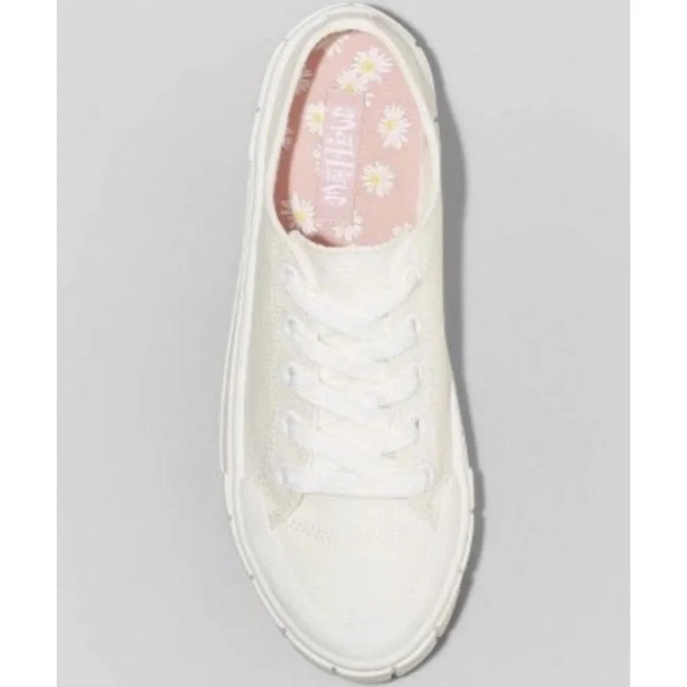 Mad Love Canvas Sneakers Women Fran White Lace Up Shoes Size 9 NWT