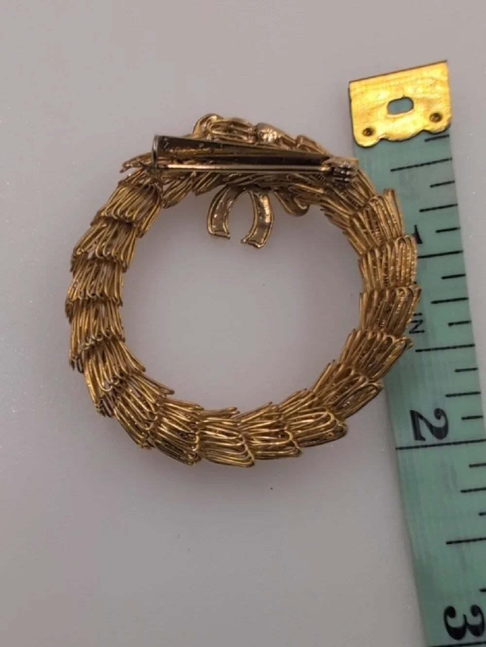 Gold-Tone Wreath Brooch with Green and Red Stones C66
