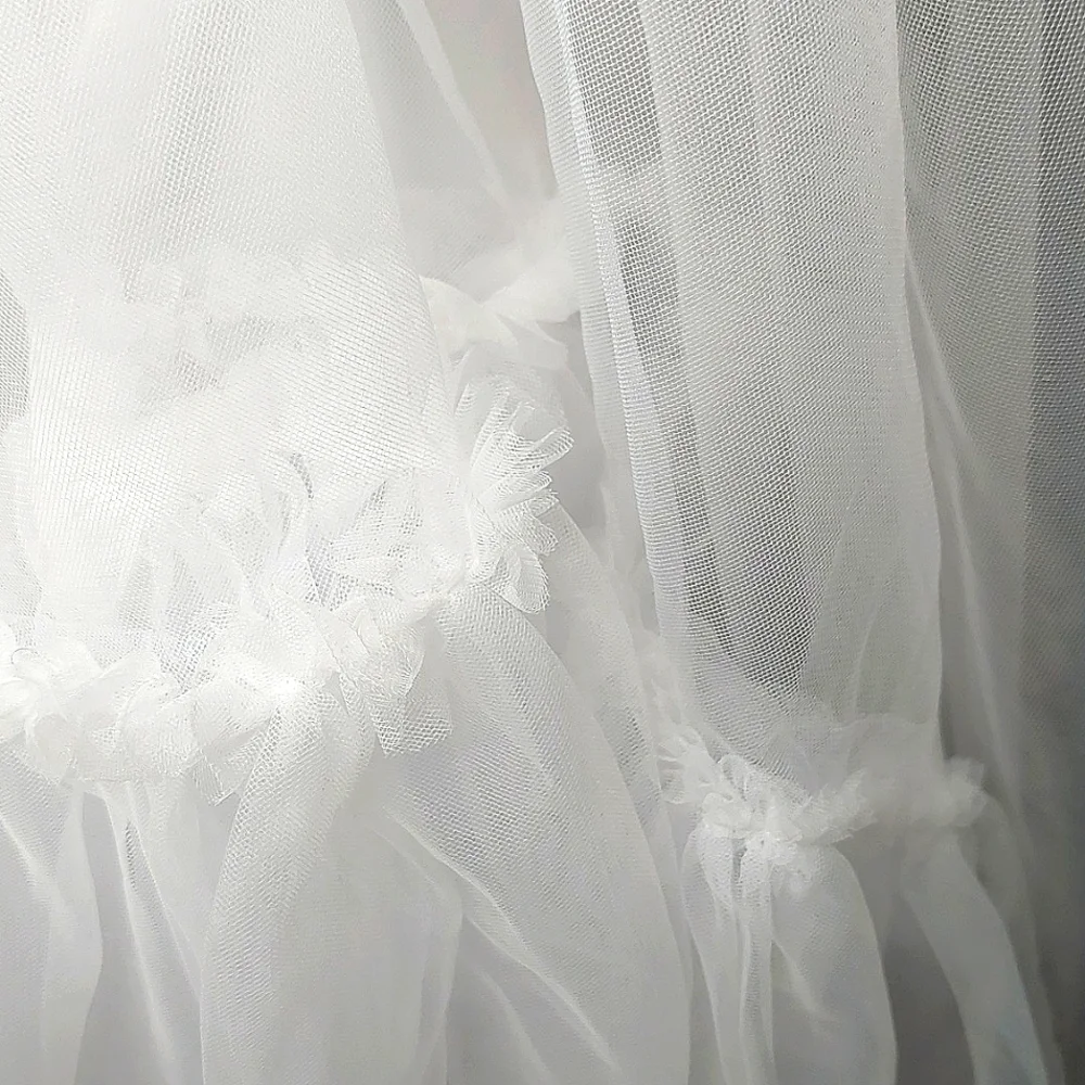 White Fingertip Ruffle Edge Wedding Veil With Blusher and Comb