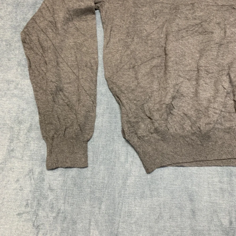 Izod Sweater Mens Large Gray V Neck Long Sleeve Ribbed Hem Winter Wear Pullover