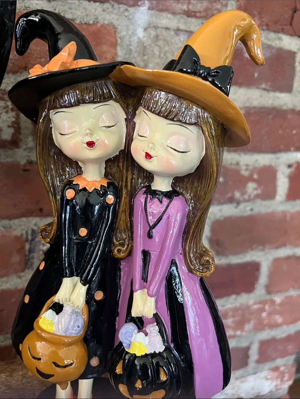 Bella lux charming witch