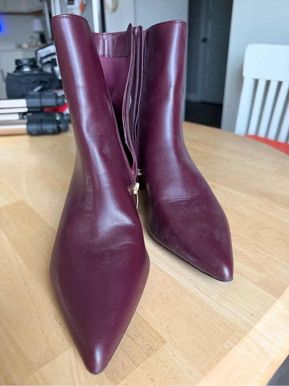 Women's Pointed-Toe Ankle Boots in Burgundy