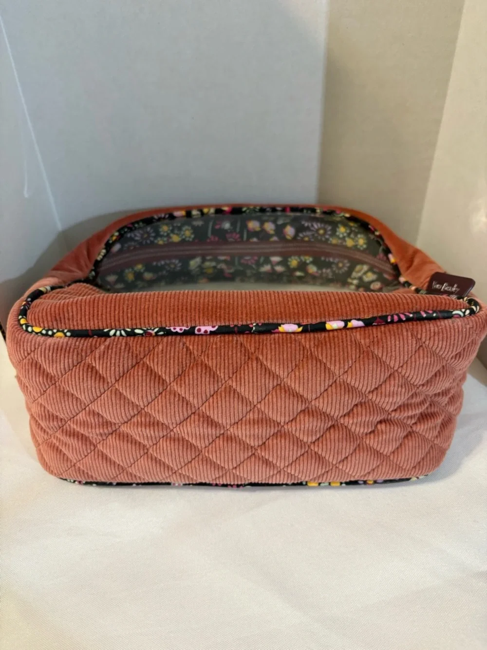 Vera Bradley travel d1 make