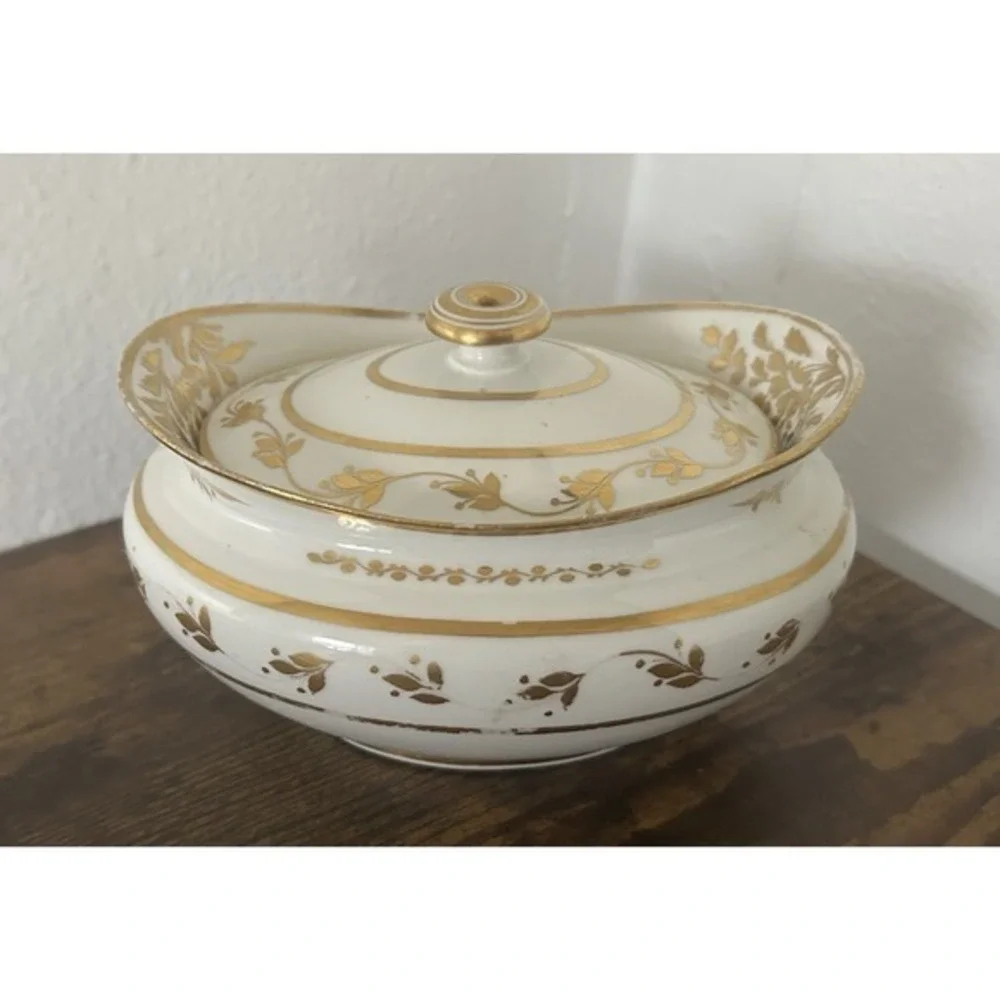 Royal Crown Derby intricate lid