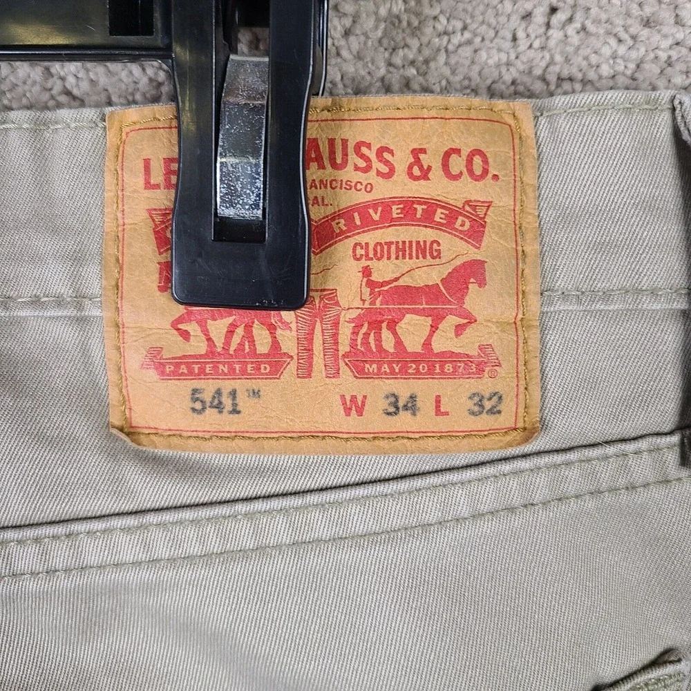Levis Jeans Mens 34x30 (36x30) Beige 541‎ Straight Distressed Zip Fly Stretch