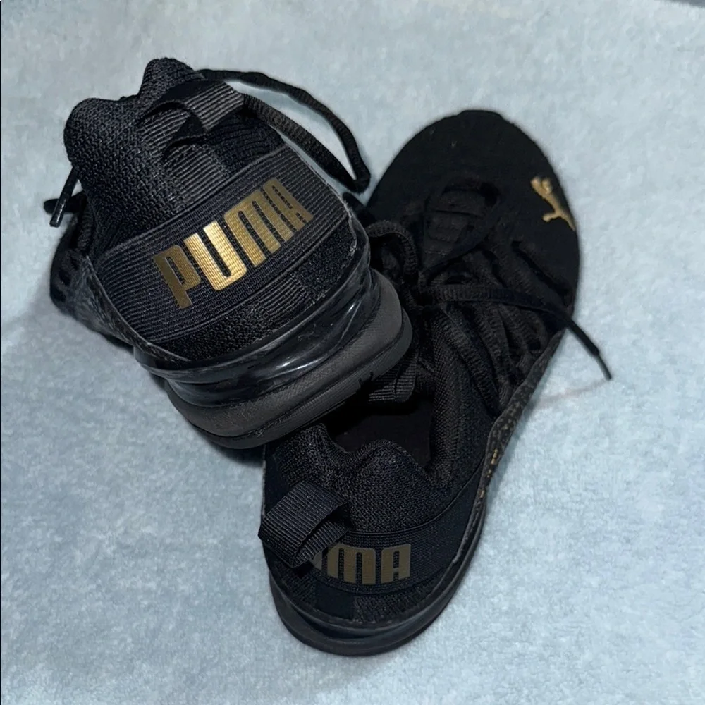 Puma Men's Black and Gold Sneakers