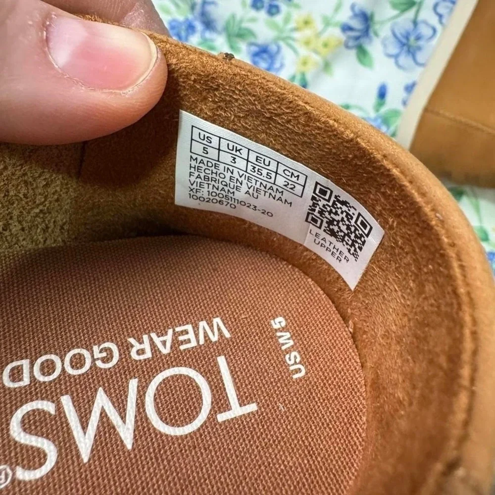Toms tan leather