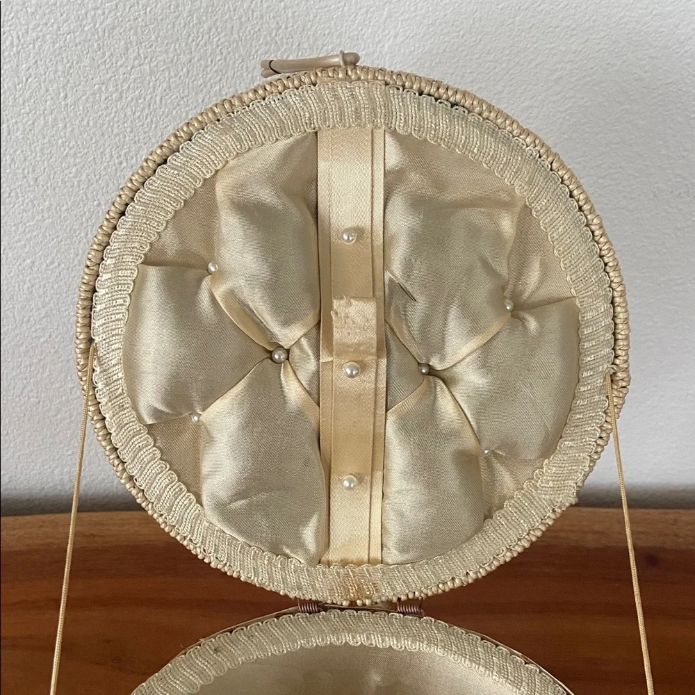 Vintage women basket