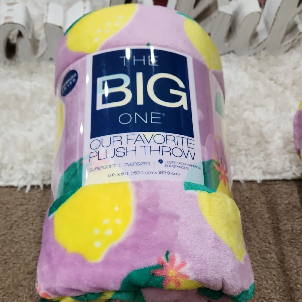 The Big One Lemon Floral Plush Throw
