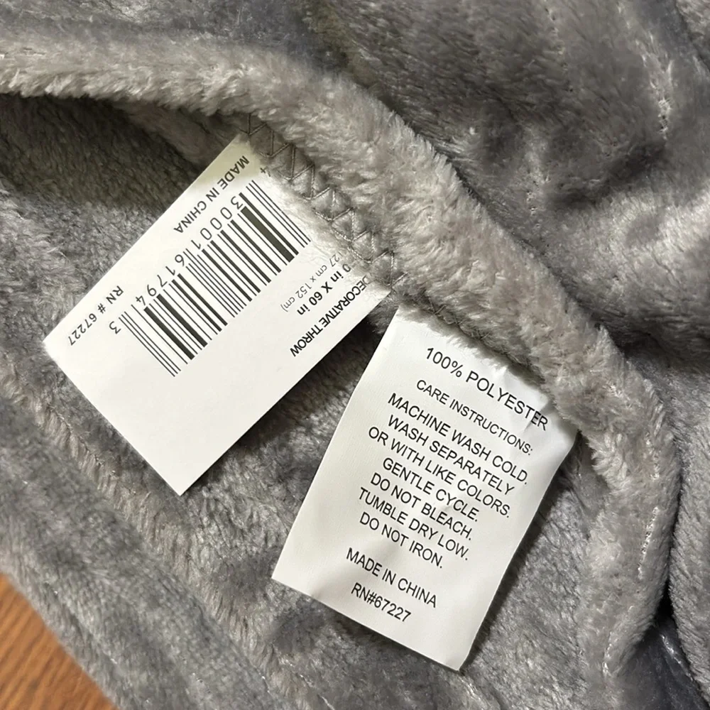 N/A decorative throw