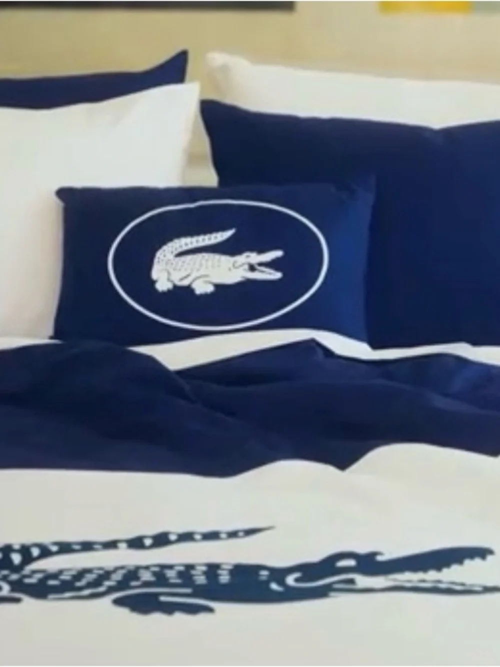 Lacoste new tag