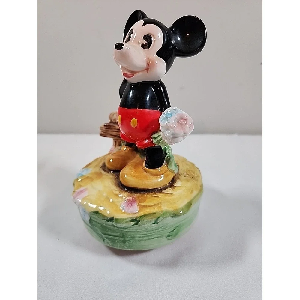 Schmid box mouse