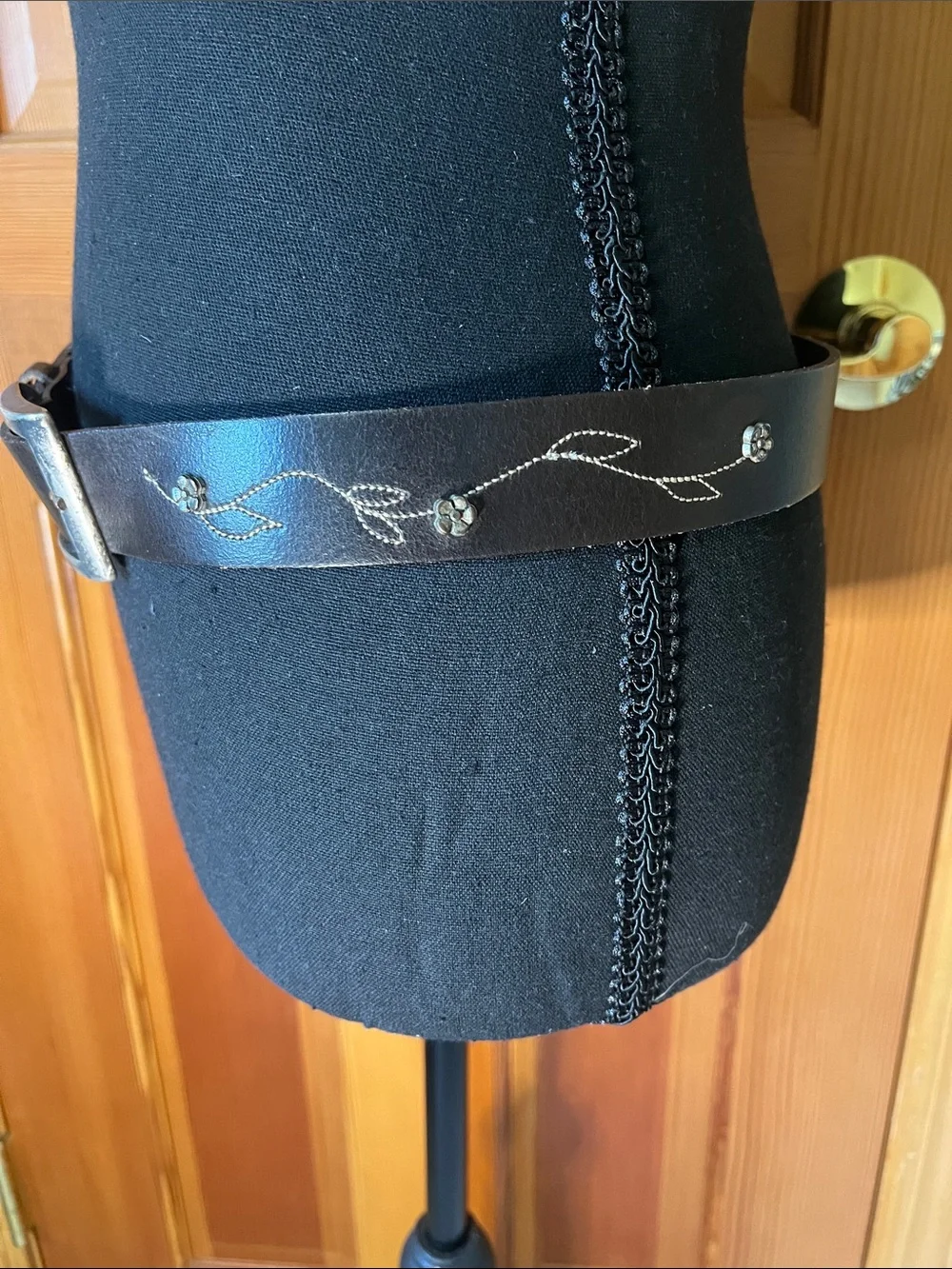 Women’s Dark Brown Leather Belt with Decorative Silver Accent and Silver Buckle