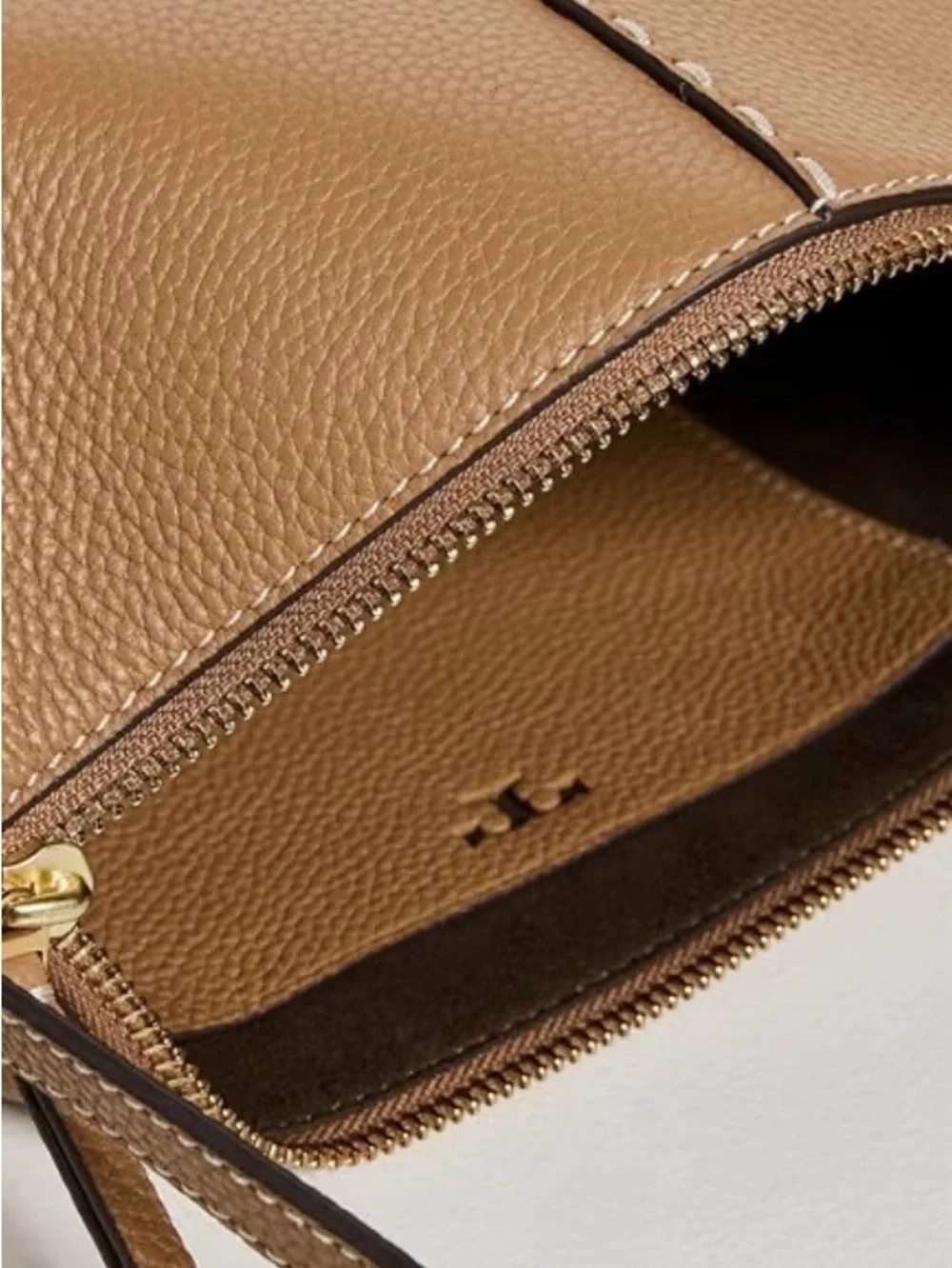 Tory Burch McGraw Wedge Bag beautiful!