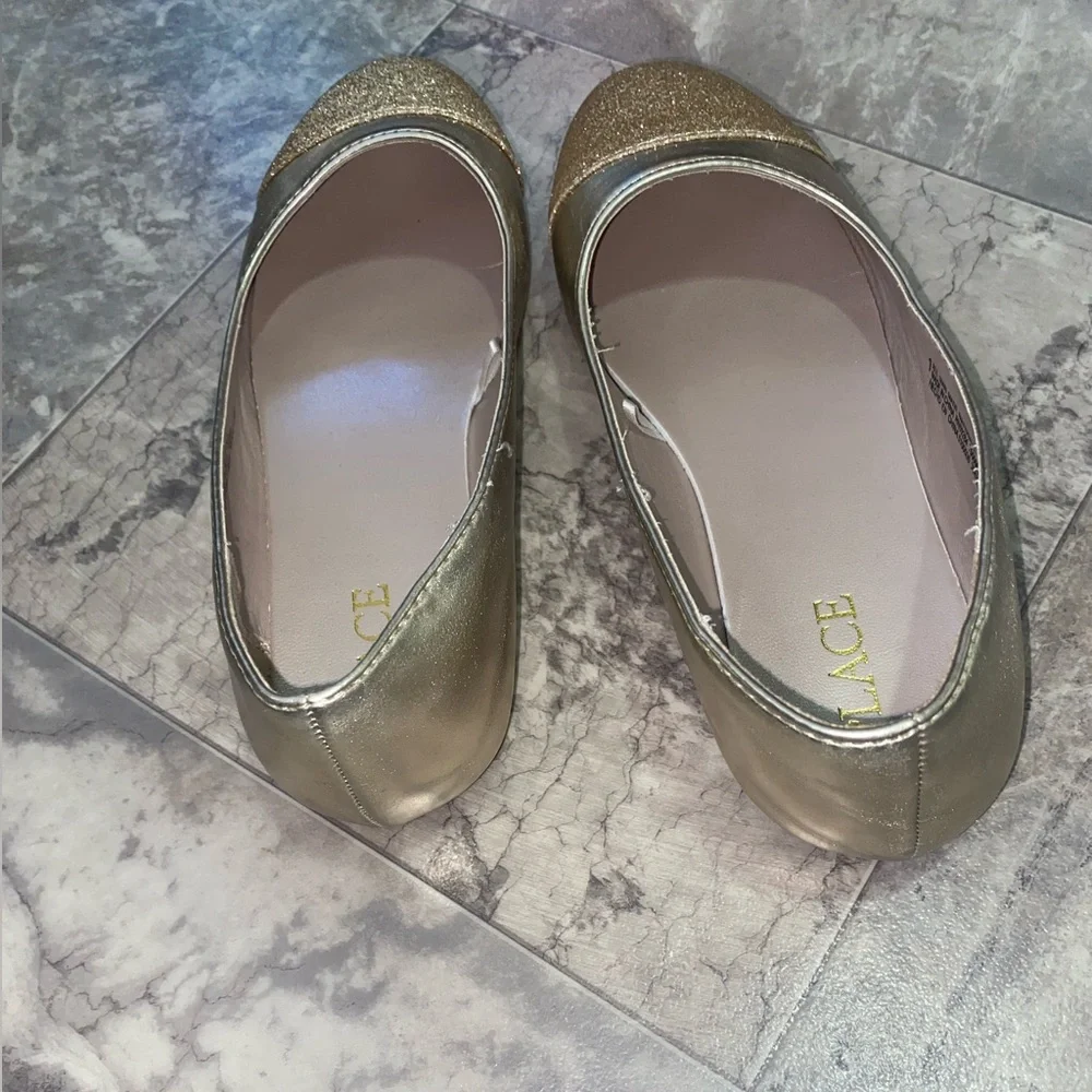 The Children’s Place Girls Gold Metallic Glitter Cap Toe Ballet Flats Size 1