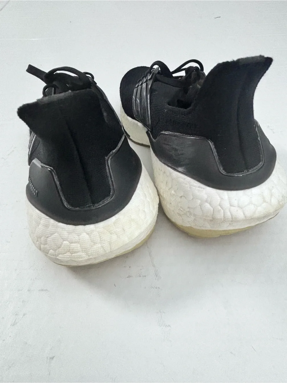 adidas lightweight athletic