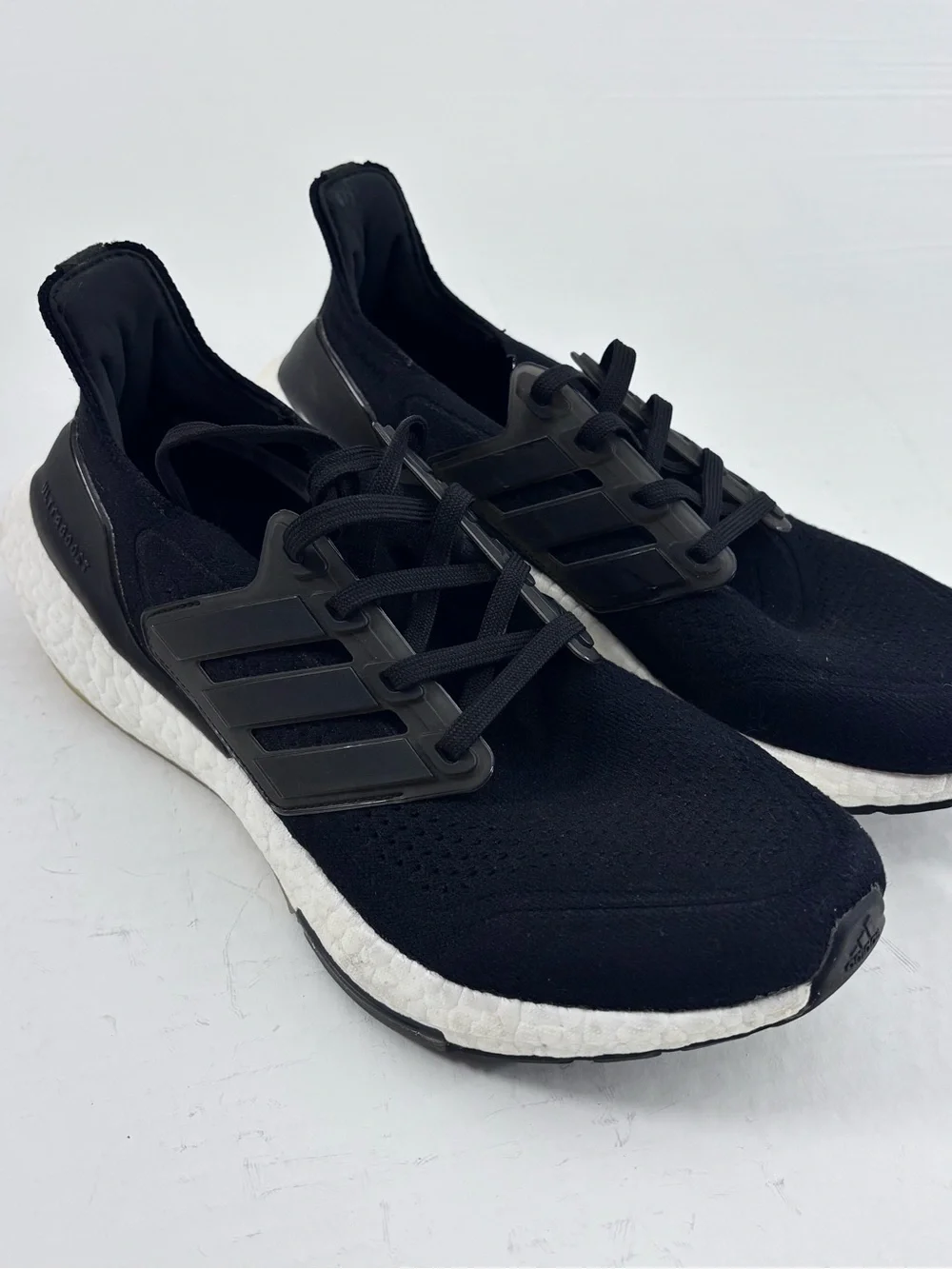 adidas lightweight athletic