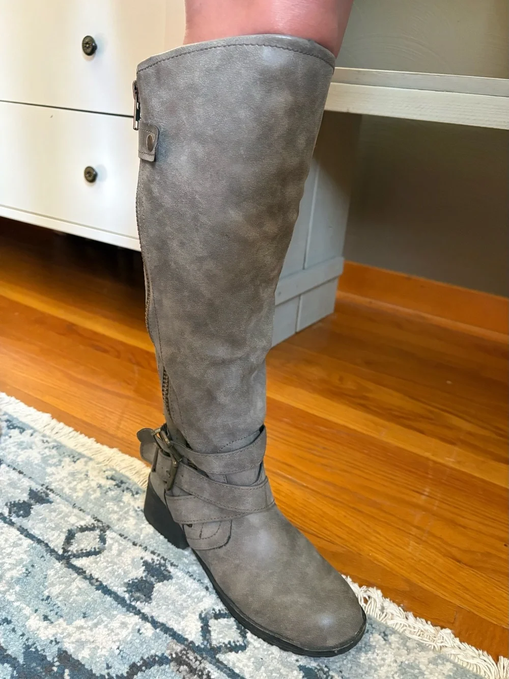 Classic Taupe Knee-High Riding Boots - Unbranded