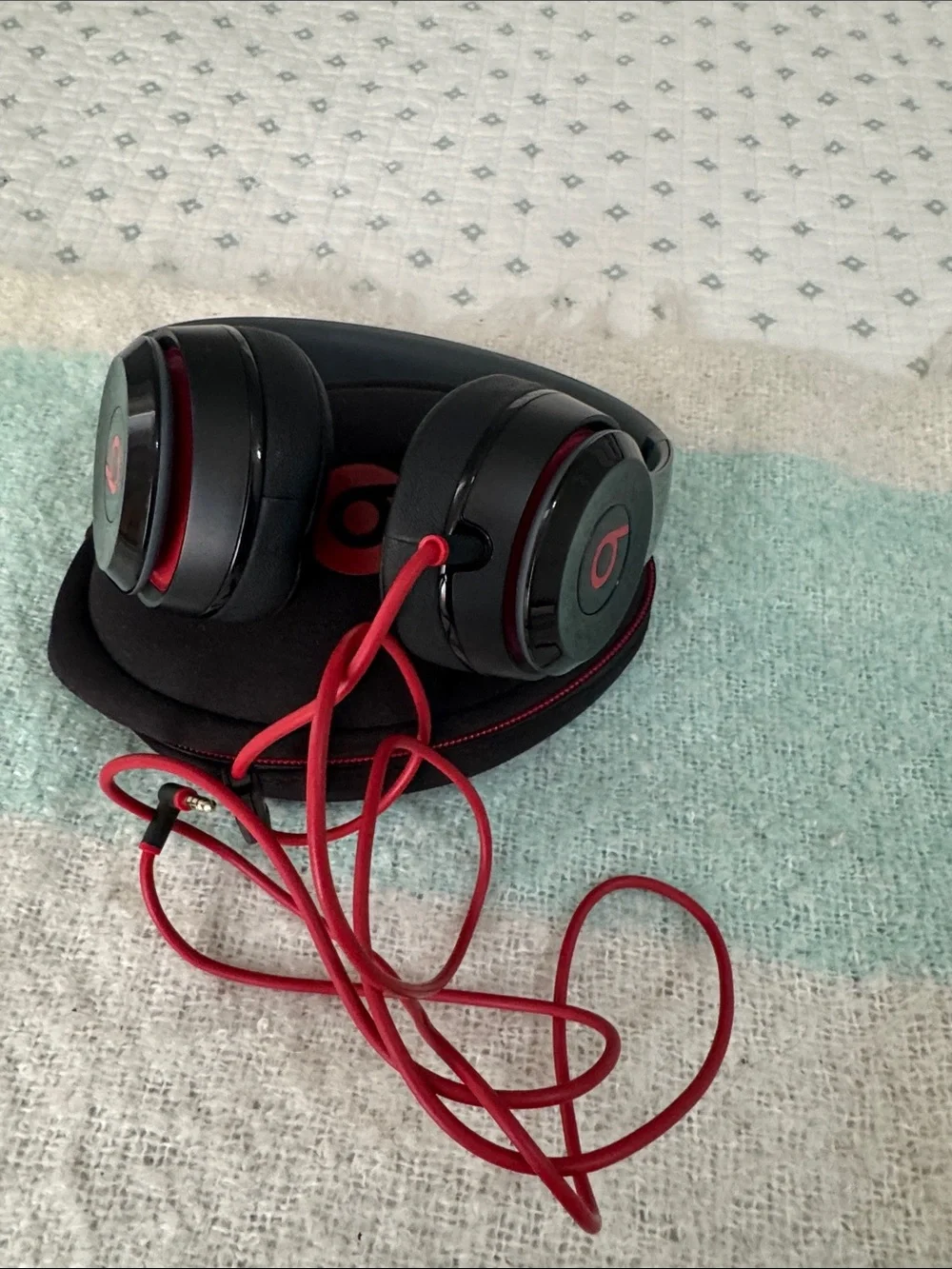 Beats by Dre case clear
