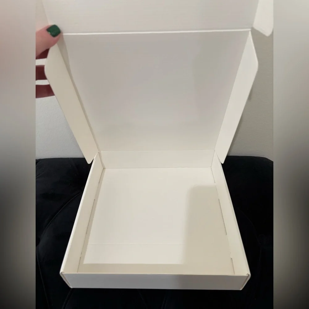 Aritzia gift box