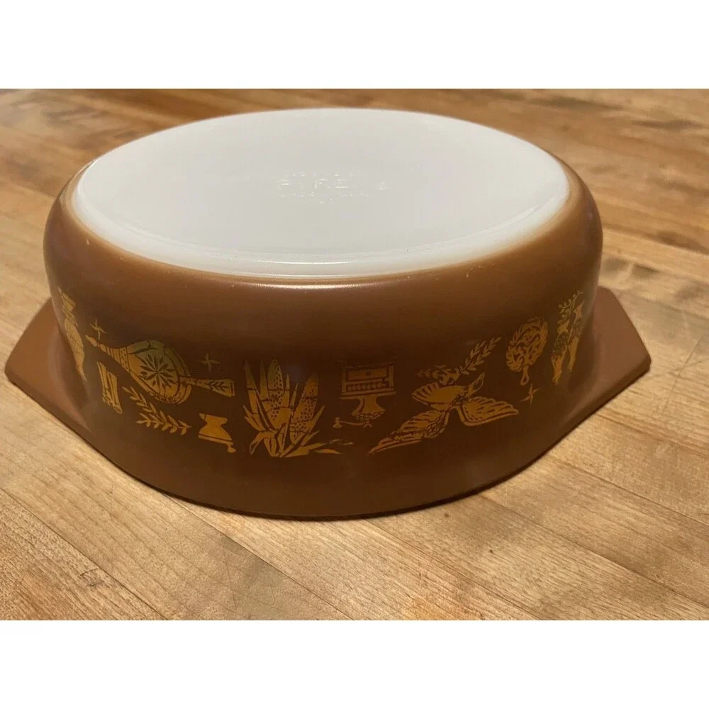Vintage Pyrex Brown Gold Early Americana 1.5 Qt  043 Casserole Baking Dish W/Lid