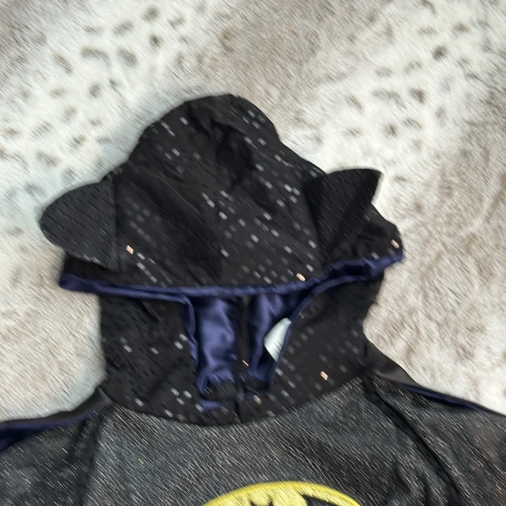 Batman black gold
