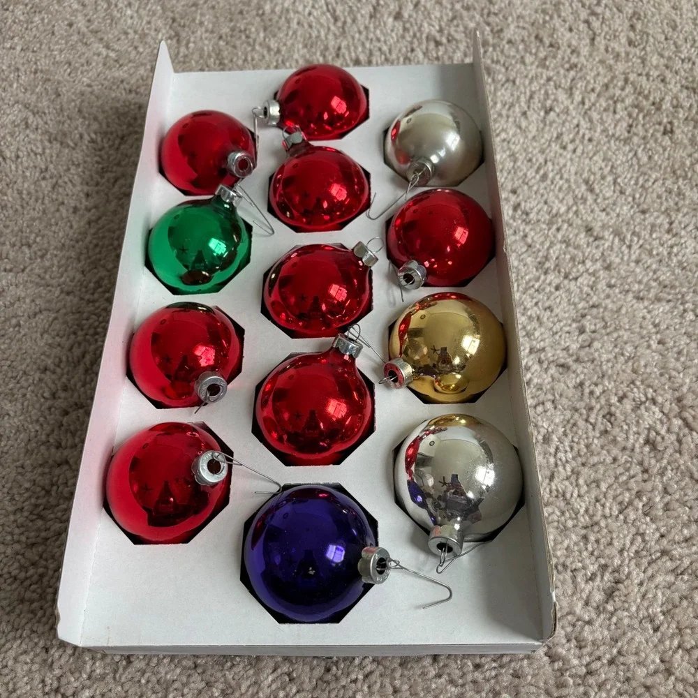 Trim A‎ Home Vintage Set of 13 Holiday Christmas Ornaments Colors w Original Box