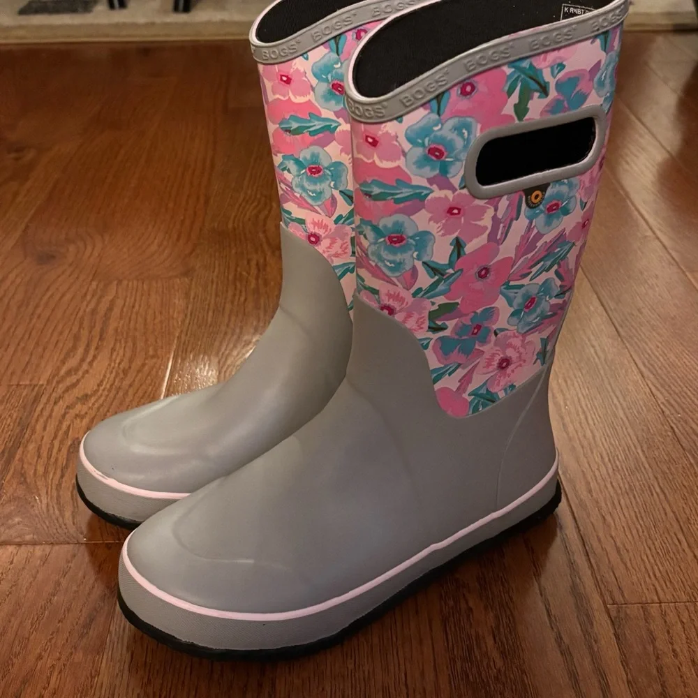 Bogs Kids' Pink and Gray Floral Boots