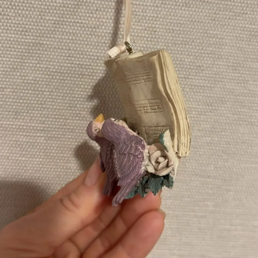 N/A beautiful ornament