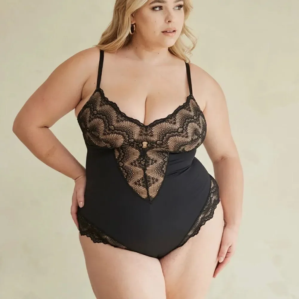Pinsy Sculpting Lace Shapewear Bodysuit Size XL NWT