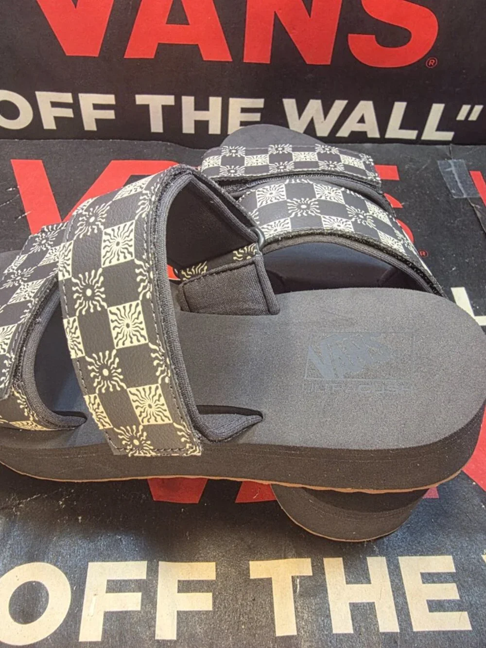 Vans Men 3.5/Women's 5 Checkerboard Floral Cayucas Platform Slides VN0A4U1X 107