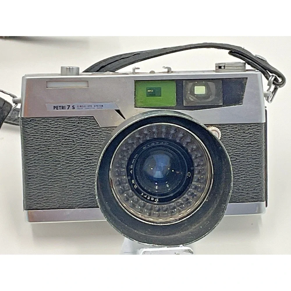Petri 7S‎ Circle Eye System Film Camera