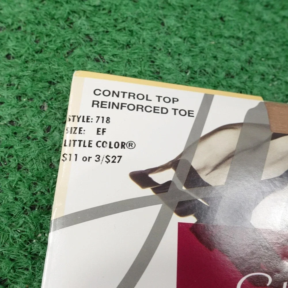 Hanes Silk Reflections Womens‎ Pantyhose EF Beige Silky Sheer Control Top