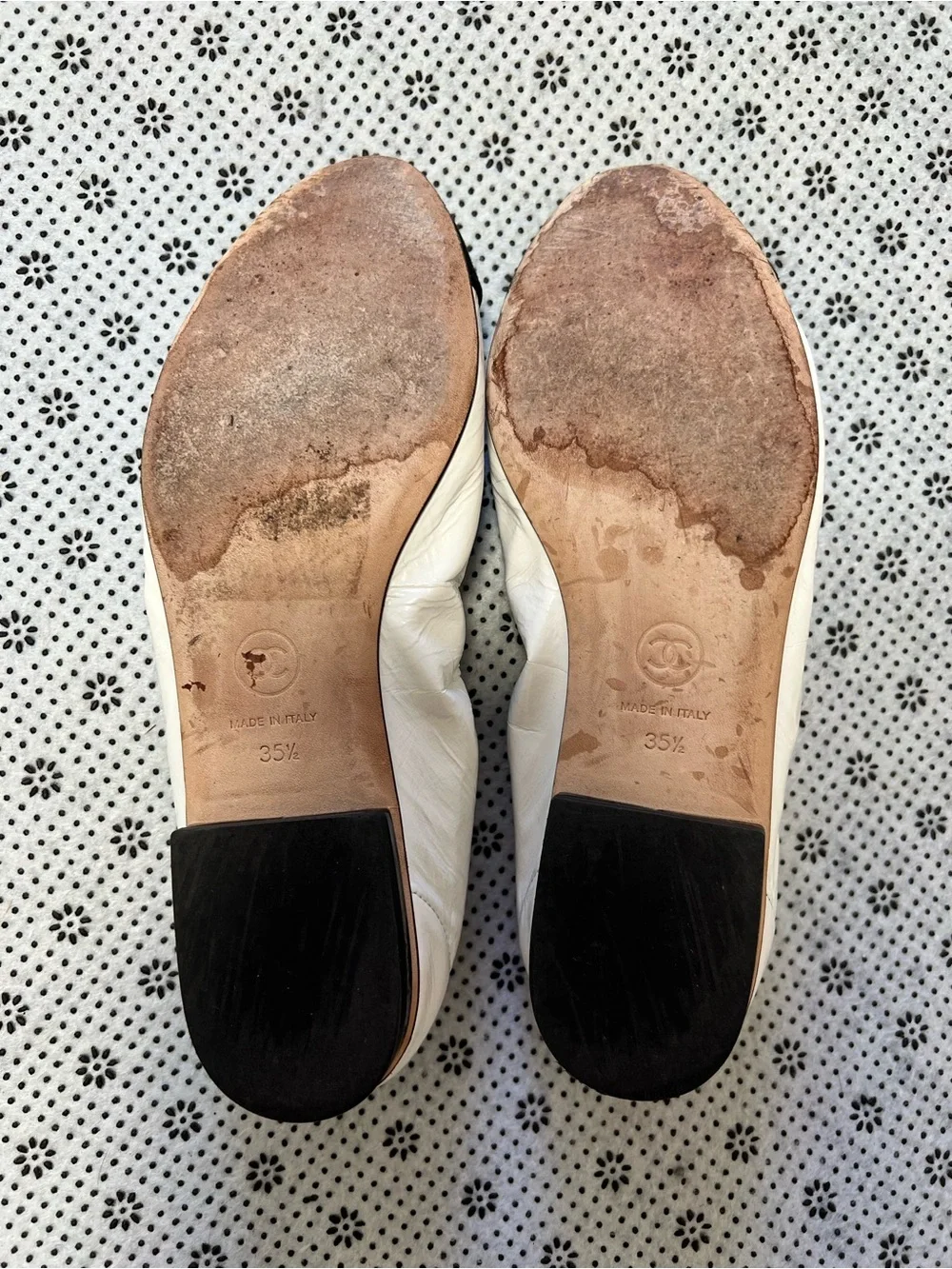 CHANEL White Ballet Flats with Black Cap Toe
