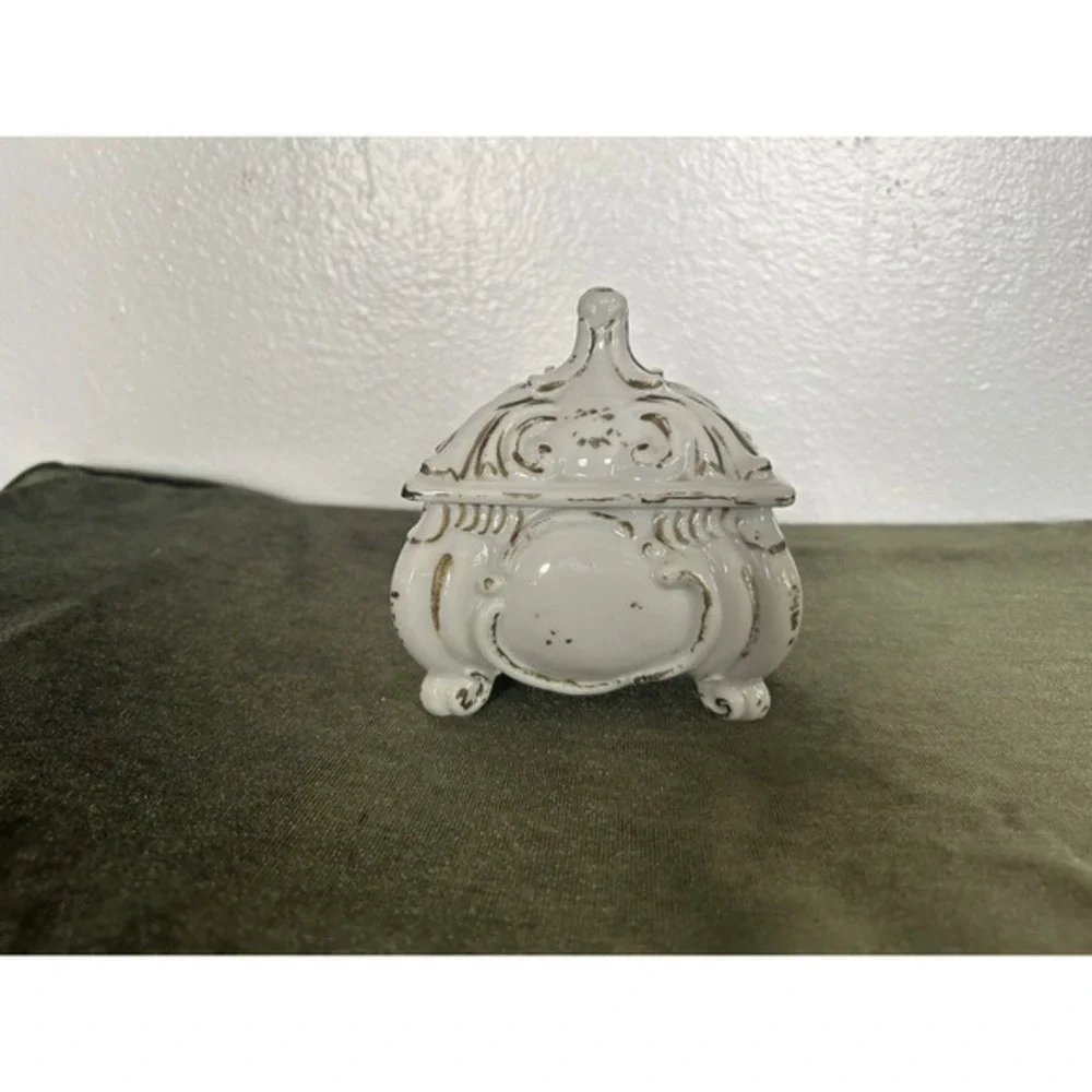 N/A this antique