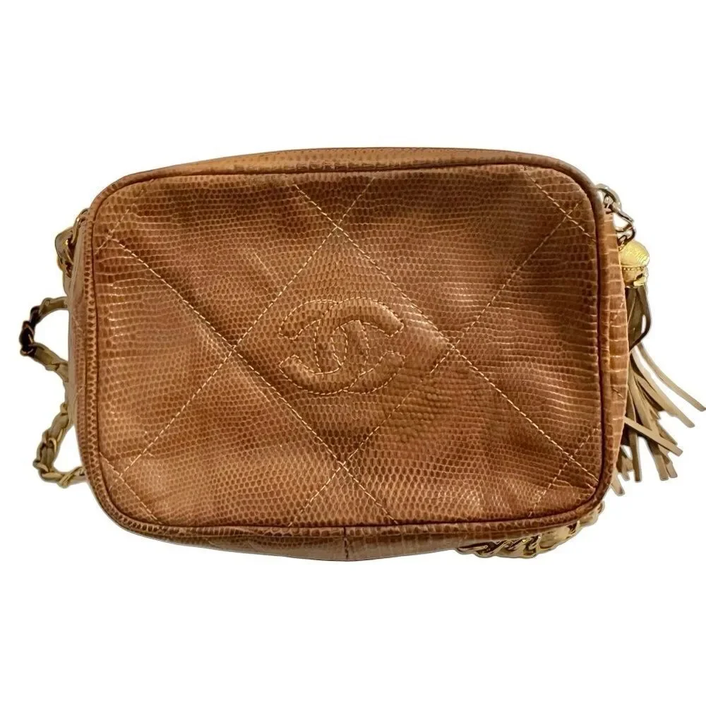 CHANEL elegant crossbody